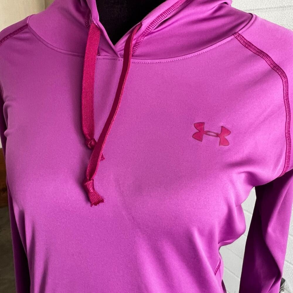 Under Armor HEAT GEAR semi fitted purple hoodie, woman's size S